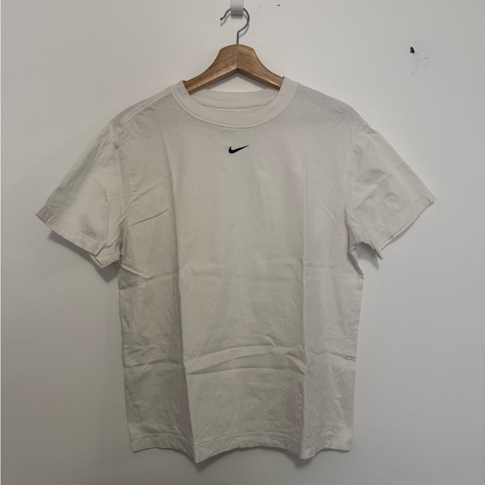 Nike Women's Nike Sportswear Essentials T-Shirt